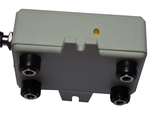 Zdjęcie generatora srebra koloidalnego GSK-1 YELLOW (z żółtą diodą kontrolną LED)